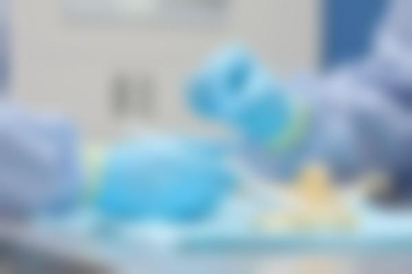 余宏梅医生资质正规吗？