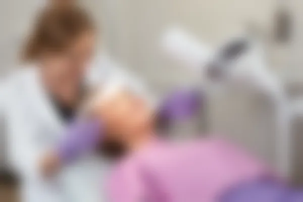 拔牙之后应该注意哪些事项？了解拔牙后的护理要点。