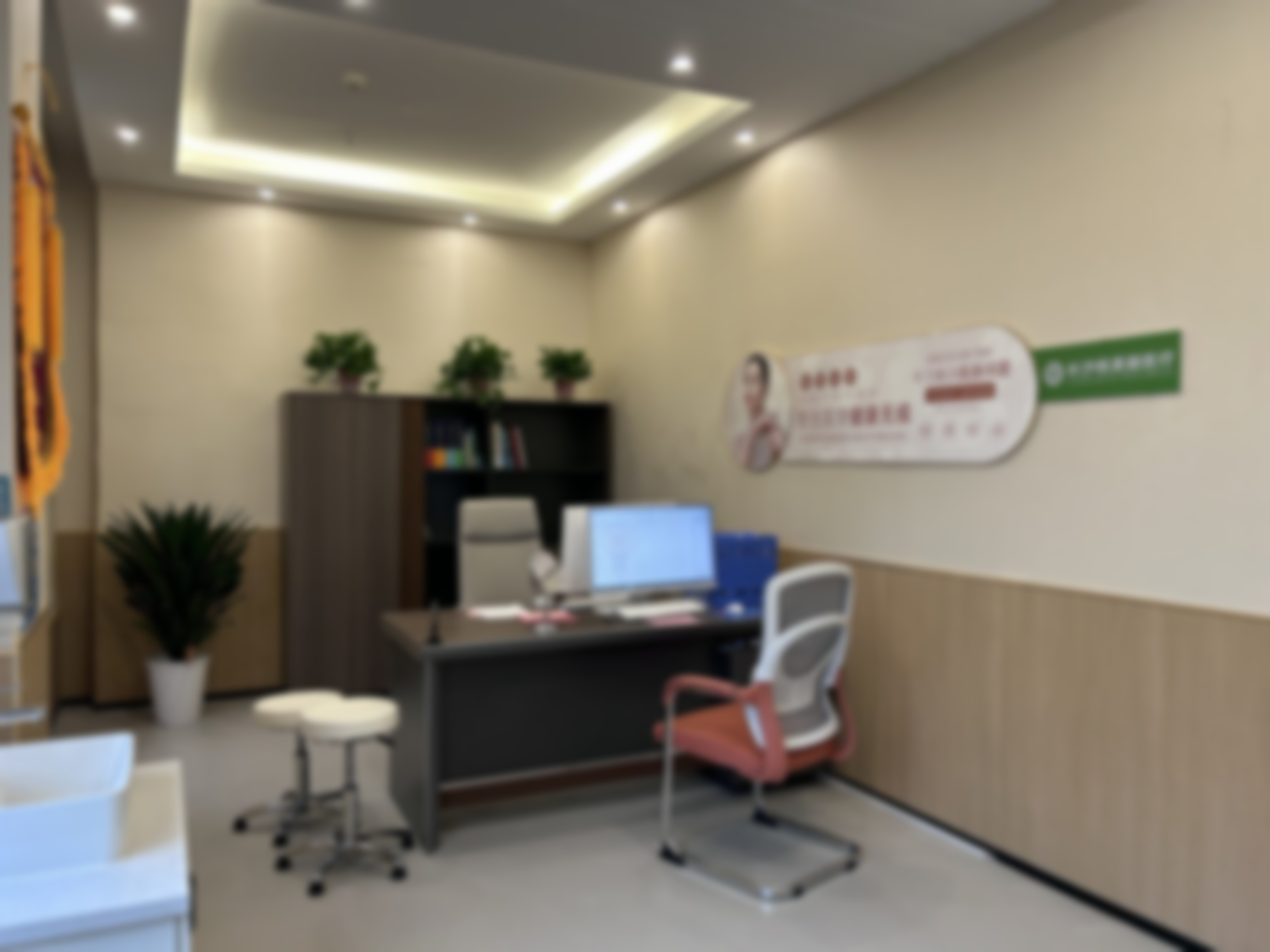 湖南长沙核美丽医疗美容未提及收费贵不贵？疤痕超减张手术5500起步、富贵包8800起，价格合理还是偏高