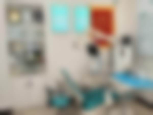 濮阳柏林牙医口腔诊室及荣誉锦旗