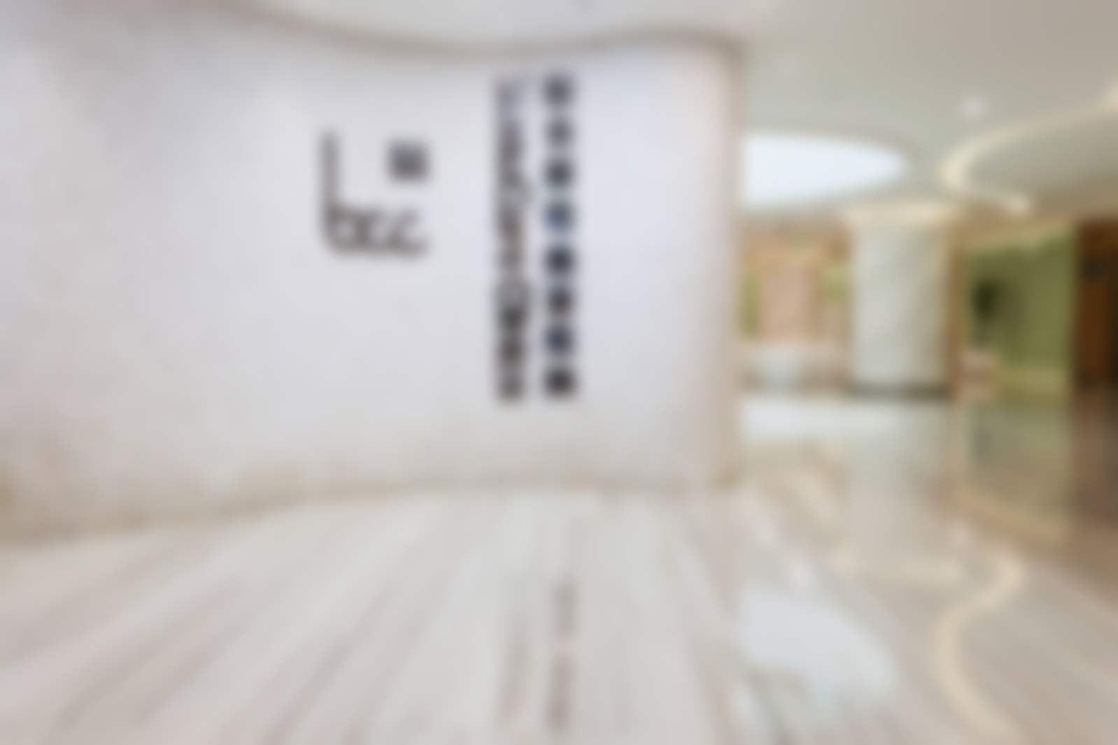 眼综合避坑，重庆联合丽格第五医疗美容医院贺忠文排名第几位？3大维度客观测评与资质解析，效果靠谱吗